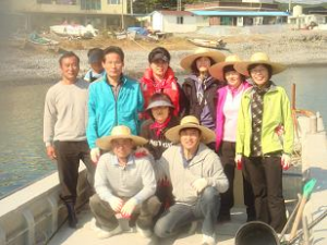 어촌일손돕기 및 어업체험활동 (강동동 직원 자원봉사)
