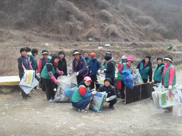 새마을협의회,부녀회 심천골 영농폐기물 수거(3/21)