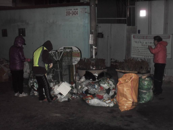 2012년 1월 첫째주 야간 재활용품 분리수거 계도활동